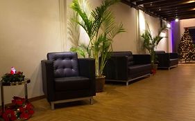 Apollo Inn